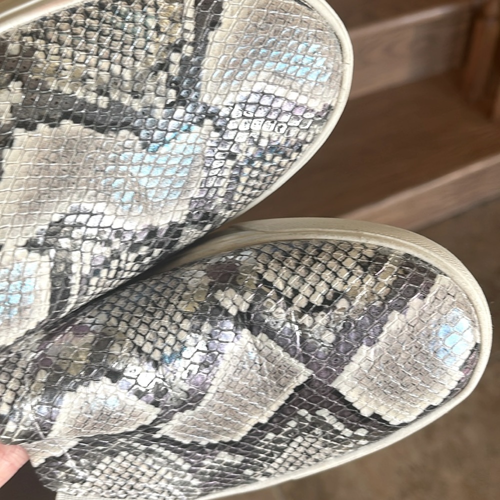 NWOT NATURALIZER AILEEN MERMAID SNAKE PRINT SNEAKERS 7.5 MED DISPLAY PAIR - Picture 11 of 14